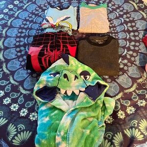 🪻🪻Boys size 5 bundle